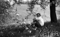 Lata 80., Polska.
Mężczyzna.
Fot. Irena Jarosińska, zbiory Ośrodka KARTA