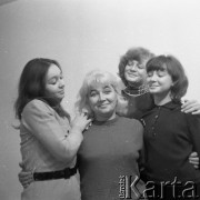 Lata 60., Polska.
Rodzina.
Fot. Irena Jarosińska, zbiory Ośrodka KARTA