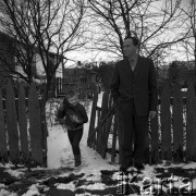Lata 50. lub 60., Puławy, Polska.
Rodzina.
Fot. Irena Jarosińska, zbiory Ośrodka KARTA