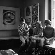 Lata 70., Wrocław, Polska.
Młode kobiety.
Fot. Irena Jarosińska, zbiory Ośrodka KARTA