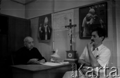 Lata 70., okolice Huty Błędowskiej, Polska.
Plebania.
Fot. Irena Jarosińska, zbiory Ośrodka KARTA