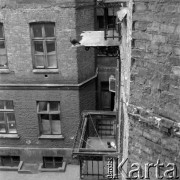 lata 50-te, Warszawa, Polska
Widok z okna mieszkania-pracowni Ireny Jarosińskiej przy ulicy Świerczewskiego 61 (obecnie Aleja Solidarności). 
Fot. Irena Jarosińska, zbiory Ośrodka KARTA