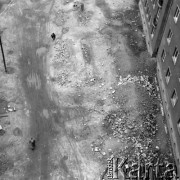 1954-1955, Warszawa, Polska
Widok z okna pracowni Ireny Jarosińskiej w Alei Świerczewskiego 95/99. 
Fot. Irena Jarosińska, zbiory Ośrodka KARTA