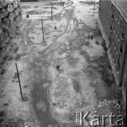 1954-1955, Warszawa, Polska
Widok na ulicę Orlą z okna pracowni Ireny Jarosińskiej w Alei Świerczewskiego 95/99.  Po prawej widać budynek przy Orlej 11, po lewej - Orlej 6.
Fot. Irena Jarosińska, zbiory Ośrodka KARTA