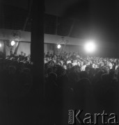 Sierpień 1956, Sopot, Polska
I Ogólnopolski Festiwal Muzyki Jazzowej. Publiczność.
Fot. Irena Jarosińska, zbiory Ośrodka KARTA
