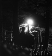 Sierpień 1956, Sopot, Polska
I Ogólnopolski Festiwal Muzyki Jazzowej. Mężczyzna przed halą koncertową.
Fot. Irena Jarosińska, zbiory Ośrodka KARTA