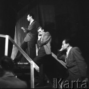 Sierpień 1956, Sopot, Polska
I Ogólnopolski Festiwal Muzyki Jazzowej. Na schodach Leopold Tyrmand (1. z lewej).
Fot. Irena Jarosińska, zbiory Ośrodka KARTA