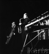 Sierpień 1956, Sopot, Polska
I Ogólnopolski Festiwal Muzyki Jazzowej. Zespół na scenie.
Fot. Irena Jarosińska, zbiory Ośrodka KARTA