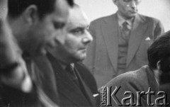 22.01.1959, Warszawa, Polska
Spotkanie Klubu Krzywego Koła w Staromiejskim Domu Kultury. Tematem dyskusji była polityka kulturalna po XII Plenum PZPR. Wśród uczestników Stanisław Jerzy Lec (w głębi, 2. od lewej).
Fot. Irena Jarosińska, zbiory Ośrodka KARTA