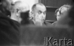 22.01.1959, Warszawa, Polska
Spotkanie Klubu Krzywego Koła w Staromiejskim Domu Kultury. Tematem dyskusji była polityka kulturalna po XII Plenum PZPR. Wśród uczestników Stanisław Jerzy Lec (w głębi, 2. od lewej).
Fot. Irena Jarosińska, zbiory Ośrodka KARTA
