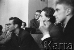 22.01.1959, Warszawa, Polska
Spotkanie Klubu Krzywego Koła w Staromiejskim Domu Kultury. Tematem dyskusji była polityka kulturalna po XII Plenum PZPR. 
Fot. Irena Jarosińska, zbiory Ośrodka KARTA