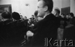 22.01.1959, Warszawa, Polska
Spotkanie Klubu Krzywego Koła w Staromiejskim Domu Kultury. Tematem dyskusji była polityka kulturalna po XII Plenum PZPR. 
Fot. Irena Jarosińska, zbiory Ośrodka KARTA