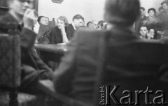 22.01.1959, Warszawa, Polska
Spotkanie Klubu Krzywego Koła w Staromiejskim Domu Kultury. Tematem dyskusji była polityka kulturalna po XII Plenum PZPR. 
Fot. Irena Jarosińska, zbiory Ośrodka KARTA