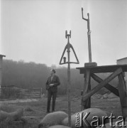 ok. 1969, Polska.
Rzeźbiarz Bronisław Chromy.
Fot. Irena Jarosińska, zbiory Ośrodka KARTA.