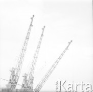 lata 60-te, Szczecin, Polska.
Żurawie portowe w Porcie Szczecin.
Fot. Irena Jarosinska, zbiory Oorodka KARTA.