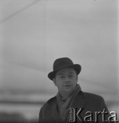 lata 60-te, Szczecin, Polska.
Malarz Jerzy Brzozowski.
Fot. Irena Jarosińska, zbiory Ośrodka KARTA.