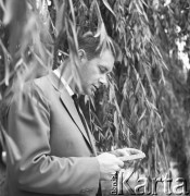 lata 60-te, Warszawa, Polska.
Kompozytor Tadeusz Baird.
Fot. Irena Jarosińska, zbiory Ośrodka KARTA.