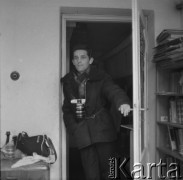 lata 60-te, Warszawa, Polska.
Fotograf.
Fot. Irena Jarosińska, zbiory Ośrodka KARTA.