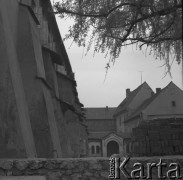 1966, Kraków, Polska.
Plac przed kościołem franciszkanów.
Fot. Irena Jarosińska, zbiory Ośrodka KARTA