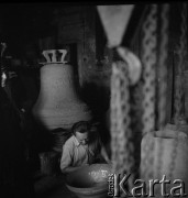 lata 60-te, Przemyśl, Polska.
Ludwisarnia Felczyńskich - najstarsza odlewnia dzwonów.  
Fot. Irena Jarosińska, zbiory Ośrodka KARTA