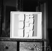 1954, Warszawa, Polska
Obraz Henryka Stażewskiego.
Fot. Irena Jarosińska, zbiory Ośrodka KARTA