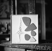 1954, Warszawa, Polska
Obraz Henryka Stażewskiego.
Fot. Irena Jarosińska, zbiory Ośrodka KARTA