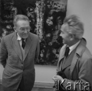 1960, Warszawa, Polska
Wystawa prac Alfreda Lenicy (1. z lewej) w Centralnym Biurze Wystaw Artystycznych (Zachęta).
Fot. Irena Jarosińska, zbiory Ośrodka KARTA