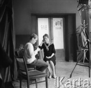 lata 60-te, Łódź, Polska.
Państwowa Wyższa Szkoła Filmowa, Telewizyjna i Teatralna im. Leona Schillera (PWSFTviT). Plan filmowy.
Fot. Irena Jarosińska, zbiory Ośrodka Karta.