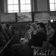 Lata 50. lub 60., Wrocław, Polska.
Spotkanie urbanistów.
Fot. Irena Jarosińska, zbiory Ośrodka KARTA