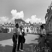1968, Warszawa, Polska.
Międzynarodowy Zjazd Chemików. W tle Pałac w Wilanowie.
Fot. Irena Jarosińska, zbiory Ośrodka KARTA