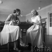 Lata 60. lub 70., Warszawa, Polska.
Szkoła na Żoliborzu.
Fot. Irena Jarosińska, zbiory Ośrodka KARTA