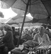 lata 50-te, Warszawa, Polska.
Bazar Różyckiego
Fot. Irena Jarosińska, zbiory Ośrodka KARTA.