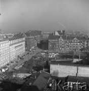 1956, Stalinogród (obecnie Katowice), Polska.
Panorama miasta. Widok z tarasu Katedry Chrystusa Króla (wybudowanej w 1934, według projektu Zygmunta Gawlika), w kierunku północno-wschodnim, prawdopodobnie ulicy Powstańców. 
Fot. Irena Jarosińska, zbiory Ośrodka KARTA