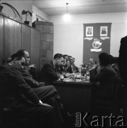 1954, Warszawa, Polska.
X-lecie Towarzystwa Przyjaźni Polsko-Radzieckiej w redakcji 