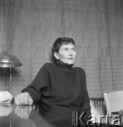 Lata 50., niezidentyfikowane miejsce.
Maria Jarema (Jaremianka) malarka, scenografka. 
Fot. Irena Jarosińska, zbiory Ośrodka KARTA