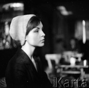 Lata 60., Polska.
Modelka i aktorka Teresa Tuszyńska.
Fot. Irena Jarosińska, zbiory Ośrodka KARTA