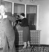 Lata 50., Warszawa, Polska.
Kawiarnia Nowy Świat na ulicy Nowy Świat 61.
Fot. Irena Jarosińska, zbiory Ośrodka KARTA