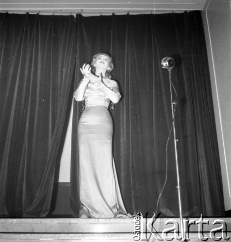 Lata 50., Warszawa, Polska.
Kabaret 