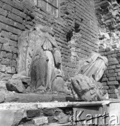 Lata 50., Warszawa, Polska.
Lapidarium przy kościele św. Floriana. 
Fot. Irena Jarosińska, zbiory Ośrodka KARTA
