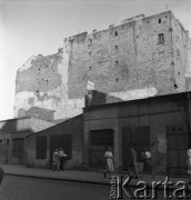Lata 50., Warszawa, Polska.
Ulica Ząbkowska na Pradze Północ.
Fot. Irena Jarosińska, zbiory Ośrodka KARTA
