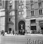 Lata 50., Warszawa, Polska.
Ulica Marszałkowska.
Fot. Irena Jarosińska, zbiory Ośrodka KARTA