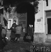 Lata 50., Warszawa, Polska.
Ulica Marszałkowska.
Fot. Irena Jarosińska, zbiory Ośrodka KARTA