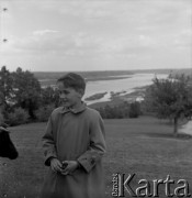 Lata 50., Kazimierz Dolny, Polska.
Marek Jarosiński - syn fotografki Ireny Jarosińskiej.
Fot. Irena Jarosińska, zbiory Ośrodka KARTA