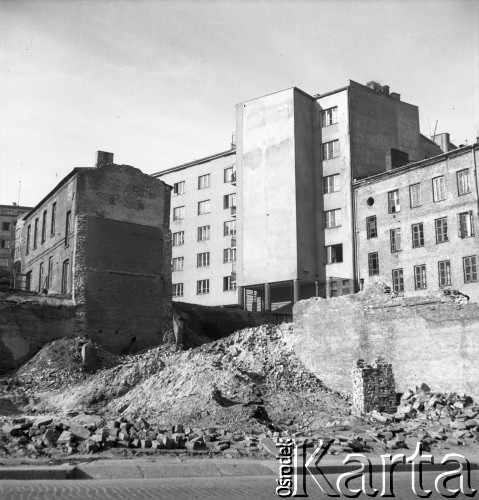 Lata 50., Warszawa, Polska.
Ulica Tamka.
Fot. Irena Jarosińska, zbiory Ośrodka KARTA
