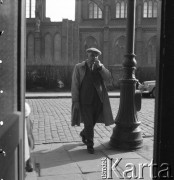 Lata 50., Warszawa, Polska.
Ulica Floriańska. W tle Katedra św. Floriana.
Fot. Irena Jarosińska, zbiory Ośrodka KARTA
