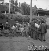 Lata 50., Warszawa, Polska.
Mariensztat. W tle most Śląsko-Dąbrowski.
Fot. Irena Jarosińska, zbiory Ośrodka KARTA