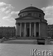 Lata 50., Warszawa, Polska.
Kościół św. Aleksandra na Placu Trzech Krzyży.
Fot. Irena Jarosińska, zbiory Ośrodka KARTA