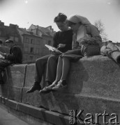 Lata 50., Warszawa, Polska.
Ogródek Hoovera (dziś Skwer Hoovera) na Krakowskim Przedmieściu.
Fot. Irena Jarosińska, zbiory Ośrodka KARTA