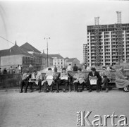 1960, Warszawa, Polska.
Ulica Marcelego Nowotki (obecnie gen. Władysława Andersa) z budynkiem Arsenału Królewskiego.
Fot. Irena Jarosińska, zbiory Ośrodka KARTA 
