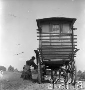 1958, Polska.
Tabor cygański.
Fot. Irena Jarosińska, zbiory Ośrodka KARTA